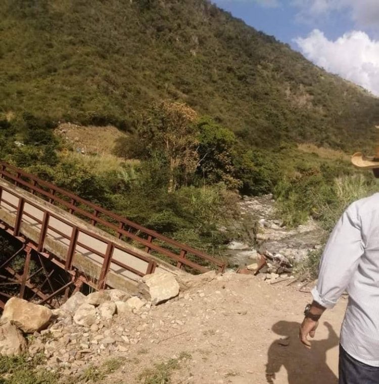 Vías de acceso en Candelaria se encuentran colapsadas