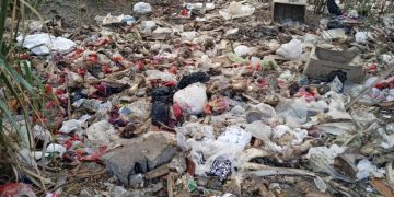 Avenida Bicentenario de Valera convertida en relleno sanitario