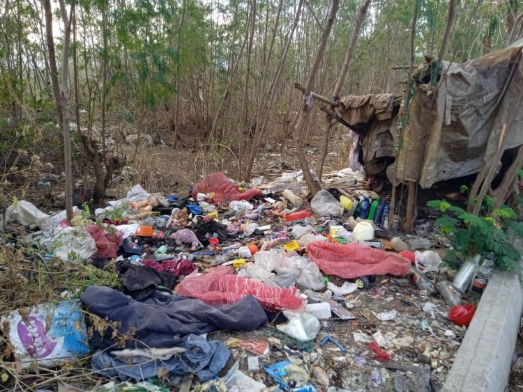 Avenida Bicentenario de Valera convertida en relleno sanitario