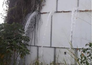 Vecinos de la Horqueta temen que tanque de agua se rompa y cause una desgracia
