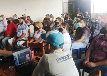 Mesas de trabajo: reforma a la Ordenanza sobre licores y especies alcohólicas de Carvajal  