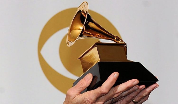 Imagen de archivo de una estatuilla Grammy. EFE/Michael Nelson