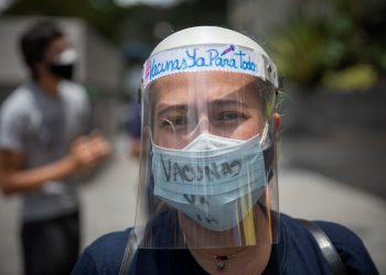 Monitor Salud exige el refuerzo anticovid para todos los hospitales