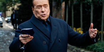 Berlusconi renuncia a su aspiración de lograr la jefatura del Estado italiano