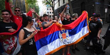 Djokovic gana la primera batalla para quedarse en Australia sin estar vacunado