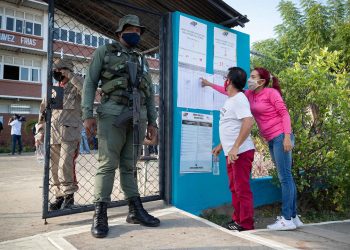 Aire festivo y de esperanzas en jornada electoral de Barinas