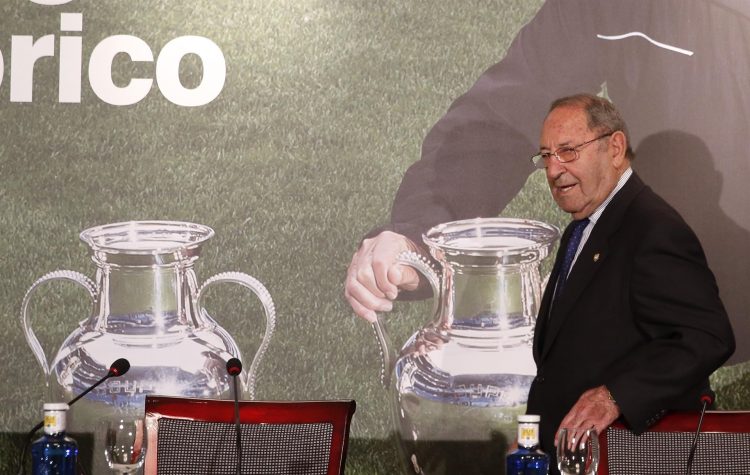 El exjugador del Real Madrid, Francisco Gento en un acto en Madrid en 2016. EFE/