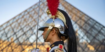 El Louvre recibió en 2021 un 70% menos de visitantes que antes de la pandemia