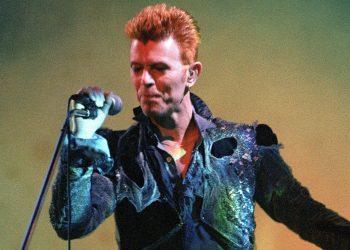 Warner Music compra el catálogo de canciones de David Bowie