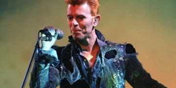 Warner Music compra el catálogo de canciones de David Bowie