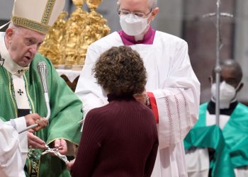 El papa otorga por primera vez a mujeres el ministerio de lector y catequista