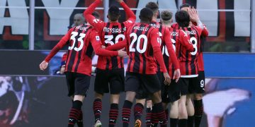 El Milan arrolla a Mourinho y presiona por el liderato