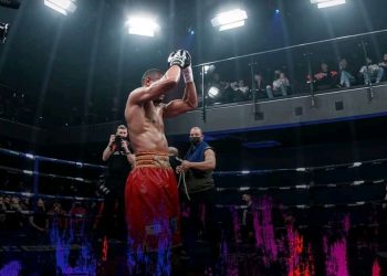 Pugilista venezolano Ángel Rodríguez ganó en Rusia y ahora puede pelear por el título en las 130 libras