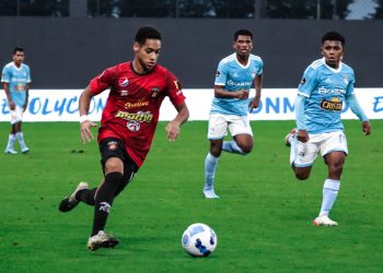Manuel Sulbaran abrió el camino de la goleada del Caracas FC sobre Sporting Cristal