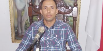 Sesión especial homenaje a los maestros en su día celebra Concejo de Rafael Rangel