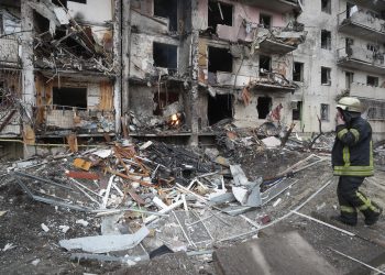 Los rusos entran en Kiev y piden a Ucrania deponer las armas para dialogar