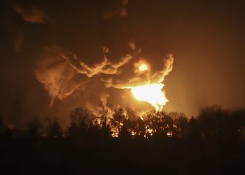 Ucrania mantiene sus posiciones militares mientras recibe más ayuda occidental