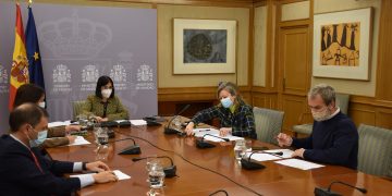 España suprimirá el uso obligatorio de la mascarilla al aire libre