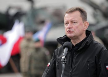 Llegan a Polonia cazabombarderos y helicópteros de EEUU