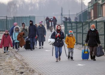 Los refugiados ucranianos son ya más de 368.000, según ACNUR