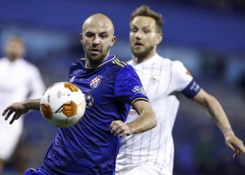 El Sevilla cae en Zagreb (1-0), pero pasa a los octavos