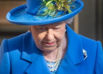 Isabel II alcanza las siete décadas de reinado en un momento de turbulencias