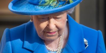 Isabel II alcanza las siete décadas de reinado en un momento de turbulencias