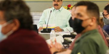 Venezuela alcanza «102 %» de población vacunada contra la covid, dice Maduro