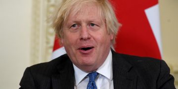 Johnson anuncia el envío de más armamento defensivo a Ucrania