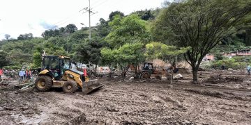 Autoridades confirman 15 fallecidos por deslizamiento de tierra en Colombia