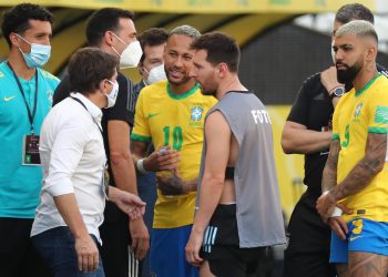 FIFA ordena jugar Brasil-Argentina y sanciona a cuatro jugadores argentinos