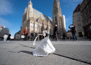 La mascarilla, en retroceso en Europa gracias a la evolución de la pandemia
