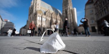 La mascarilla, en retroceso en Europa gracias a la evolución de la pandemia