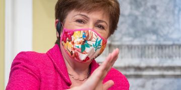 Cien países contemplan la creación de divisas digitales oficiales, según el FMI