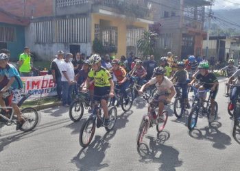 Ciclismo menor trujillano abrió el 2022 en Día de la Juventud 