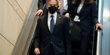 EE.UU. asegura que no hay «una retirada significativa» de tropas rusas