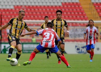 El Aurinegro se quedó con el clásico andino