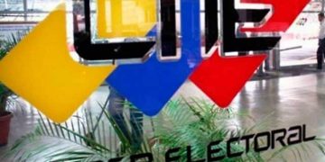 Opositores y aspirantes a concejales boconeses esperan por decisión del CNE