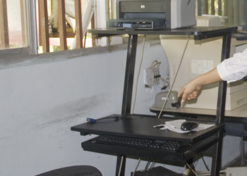 Hurtan equipos tecnológicos en Biblioteca del Nurr