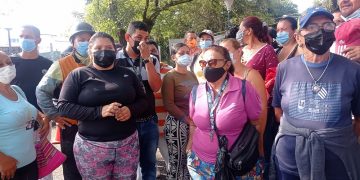 Trabajadores informales reclaman por su derecho al trabajo 