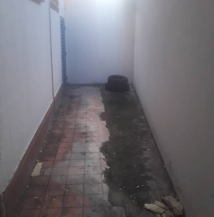 Los pisos del CDI de Sabana Grande son un desastre