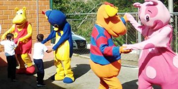 Sonrisas y entretenimiento para niños de las instituciones educativas carvajalenses