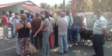 Boconeses protestan por carencia de agua potable