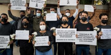 Venezolanos piden a Trinidad y Tobago justicia por el «asesinato» de un niño