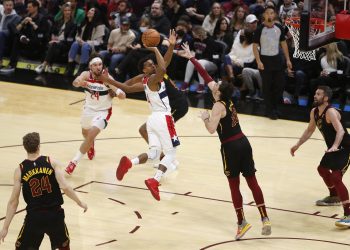 Los Nets dejan tocados a los Bucks; Morant hunde a los Bulls y Miami lidera en el Este de la NBA