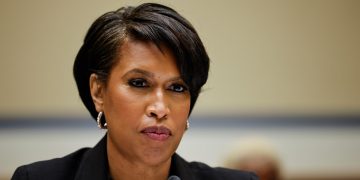 Washington pone fin a la orden de la mascarilla en interiores y la prueba de vacunas