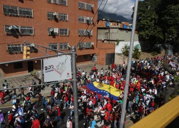 El chavismo se manifiesta en la Plaza Altamira en réplica a Guaidó
