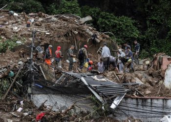 La catástrofe es realmente grande, dice Bolsonaro sobre las lluvias en Petrópolis