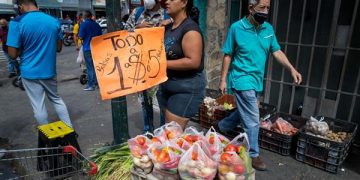 La dolarización venezolana, un salvavidas ante la inflación