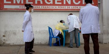Médicos Unidos de Venezuela: 823 trabajadores de la salud han muerto por covid